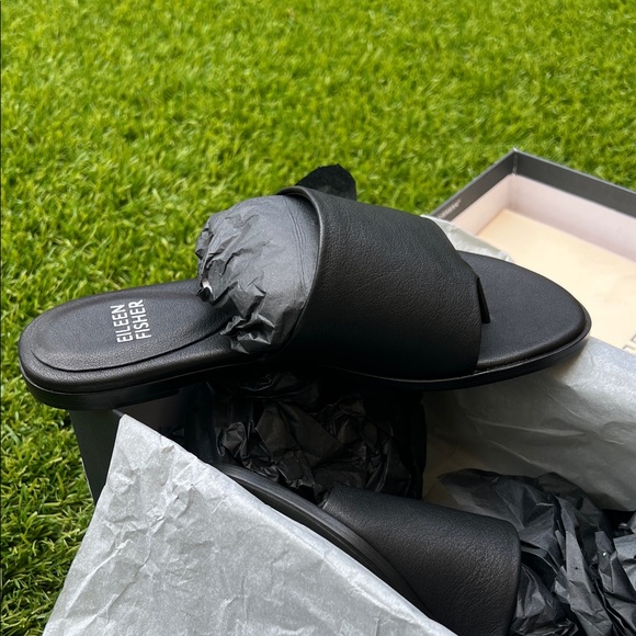 NIB Eileen Fisher Edge Black Women's Sandals - Picture 7 of 11